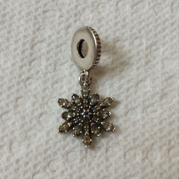 Pandora Snowflake Dangle Charm - Picture 2 of 8